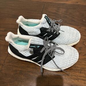Women’s ultraboost size 7 1/2